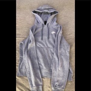 gray nike sweatshirt